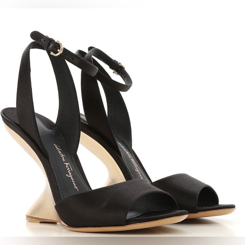 FERRAGAMO Arsina Womens Black Open Toe Gold Wedge Heeled Ankle Strap Sandal 8.5 - Picture 1 of 10